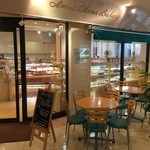 ホテルオークラベーカリー&カフェ - アクトプラザ2階にあるカフェ&ベーカリーのお店です