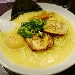 麺家くさび  - 味玉鶏白湯 830円