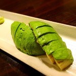 博多もつ鍋 福ヤ - アボカドのお刺身（山葵醤油）