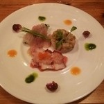 ビストロ キューブマン - 八戸平目昆布シメとホタテタコ3種のカルパッチョ