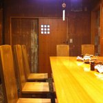 味処 むさし野 - おしゃれな店内、ジャズも流れていた。