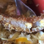 ゆき藤 - カツのお肉は箸で切れるほど柔らかいですです【料理】