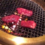 焼肉　喜久安 - 2015.12）お肉、ちょっとづつ丁寧に焼いていきますｗ