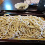 蕎麦 ふるしま - 蕎麦は良い香りのする石挽の２・８蕎麦、江戸前なんでやや細めの麺です。
            