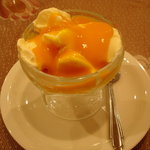 本格インド料理　スパイスカフェ - [2010.7] デザートのマンゴーアイスクリームです