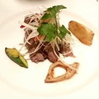 銀座アスター 本店 - 鹿児島産黒毛和牛の湯引き、温野菜添え