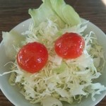 サラダ付いています。