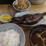 太湖 - めばる煮付け定食 小と追加赤出汁