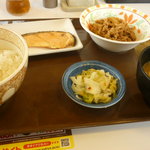 すき家 - 牛皿・鮭朝食
