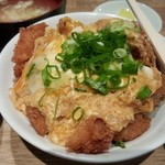 豊家 - ふんわり玉子カツ丼(特盛ハーフ)