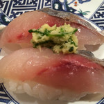 廻鮮寿司 塩釜港 - 生姜が効いた「アジの握り」（2015.12）