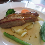 スペイン産ポークのロースト　エストラゴンソース