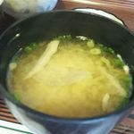 Yanoyoshi - カツ丼は味噌汁付き