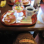 モーニング、カンパイ