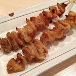 和鶏屋 - H.27.8.22.夜 皮(塩) @140円税別×2本