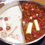 中国火鍋専門店 小肥羊 - 火鍋 （白湯と麻辣スープ)