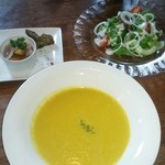 オルモ コッピア - 大きなスープとサラダ