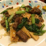 中華風家庭料理 ふーみん - ふーみん(牛バラ肉のうまに焼きそば)