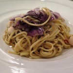 オステリア　オルカドーロ - 小柱　紫白菜　タリオリーニのアップ