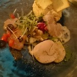 ブルーグロッソ - 鶏肉に、バジルを、練って蒸したもの。マッシュポテト。カルパッチョ。