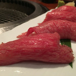 よろにく - 2015/12_近江牛（岡崎）の肉にぎり