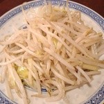 香港麺 新記 - もやしと黄金にらの炒め物