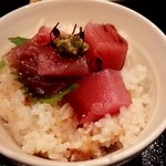 鯛めしや はなび - 鮪を乗せてちょっとした海鮮丼に(^-^)