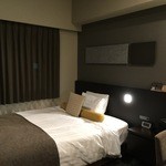 広島ワシントンホテル - ビジネスシングルにしてはベッドも大きめ