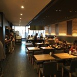 Hiroshima Washinton Hoteru - 朝食会場は2Fフロント奥、よ〜く見ると壁面はしゃもじのデザイン