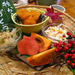 茶処 あ・そこ - 彩り豊か、一言が嬉しい