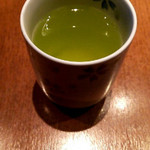 和食処 天きん - 熱～いお茶です。