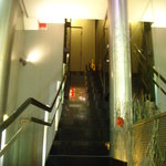 ラルモニー デュ ヴァン ピュール - 階段を上って二階まで行くのだ。