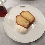 ルグドゥノム ブション リヨネ - ババ~ラム酒は自分で好きなだけかけます❤