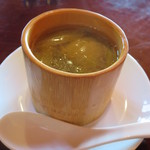 スープ：中台さんの芥菜と鶏肉の蒸しスープ