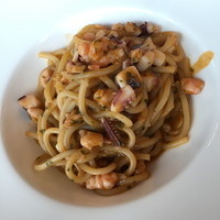 レオーネ・マルチアーノ - ＰＲＡＮＺＯ ＭＡＲＣＩＡＮＯ（３，９００円）のプリモピアット『スパゲッティ魚介とトマトのバジルソース』２０１５年１２月