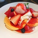 Patisserie Nature Shiromoto - いちごのパンケーキ☆
                        
                        ふわふわ♫メチャ旨し♡٩(๑´ڡ`๑)۶