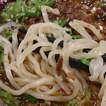 紅虎餃子房 - 超辣タンタン麺￥1242　麺アップ