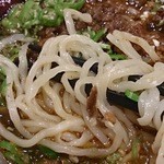 紅虎餃子房 - 超辣タンタン麺￥1242　麺アップ