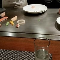 神戸プレジール 本店 - 魚介の調理風景
