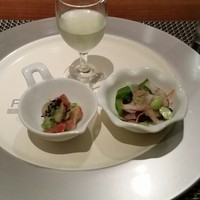 神戸プレジール 本店 - １６種類の入ったサラダの前菜