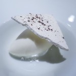 Rujudwurashietto - 牛乳のアイスクリーム　　　　　
                      　バニラ風味のメレンゲ