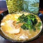 金八家 - ラーメン 670円