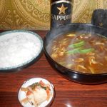 にし川 - カレーラーメンライス　キムチ添え