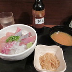 サラちゃん - 暫く待つと注文した海鮮丼定食６５０円の出来上がりです