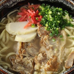 SokaBokka - 草花木果(東京都目黒区上目黒)ソーキ(豚の骨付き肉)そば900円