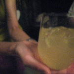 和酒バル KIRAZ - 日本酒カクテル（日本酒・レモン・トニックウォーター）