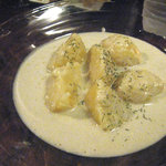 和酒バル KIRAZ - 有機じゃがいものゴルゴンゾーラソース