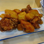 住道矢田食堂 - 鶏とジャガイモの照焼324円（税込）