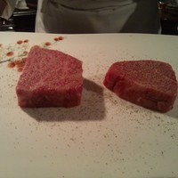 横浜うかい亭 - これから焼かれるお肉