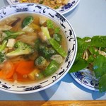 PHO KAPA'A - 料理写真:野菜のフォー、もやしと香草